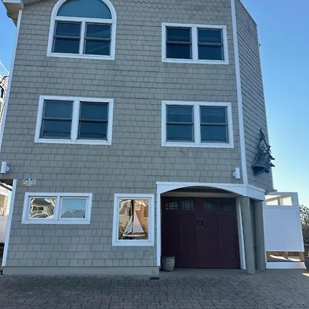 Beautful Brant Beach Ocean Front Contemporary With Sweeping Views Of The Atlantic Ocean Direct Access To The Beach 14019